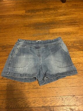 Westbound Light Wash Denim Shorts in Blue